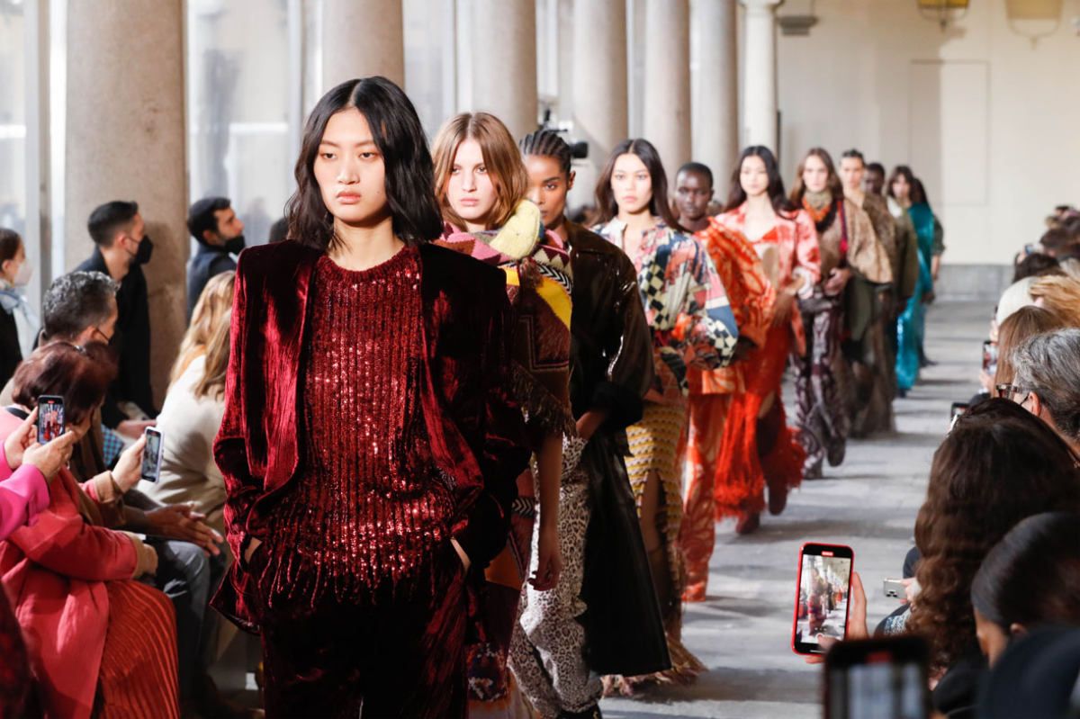 Etro Presents Its New Women's Fall Winter 2022/23 Collection: Etro Remix