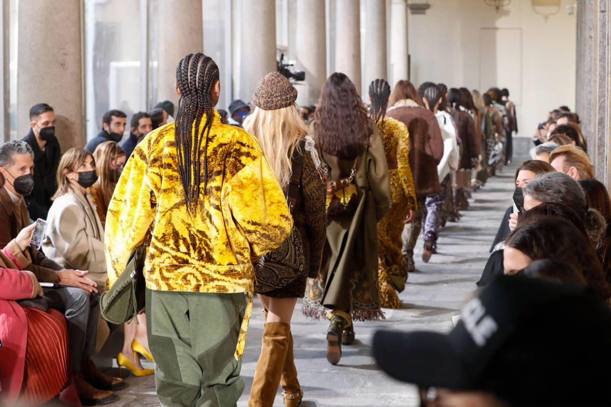 Etro Presents Its New Women's Fall Winter 2022/23 Collection: Etro Remix