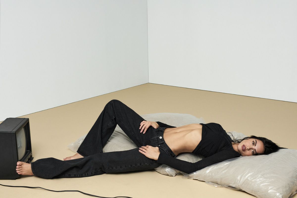 FRAME & Amelia Gray Launch Debut Capsule Collection: Luxe Denim Meets Supermodel Cool