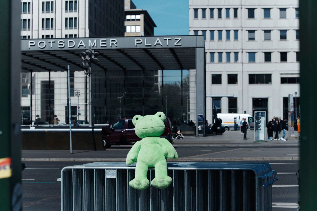 WHERE THE LIGHTS MEET: Samsøe Samsøe's Autumn Winter 2025 Collection Captured In Berlin