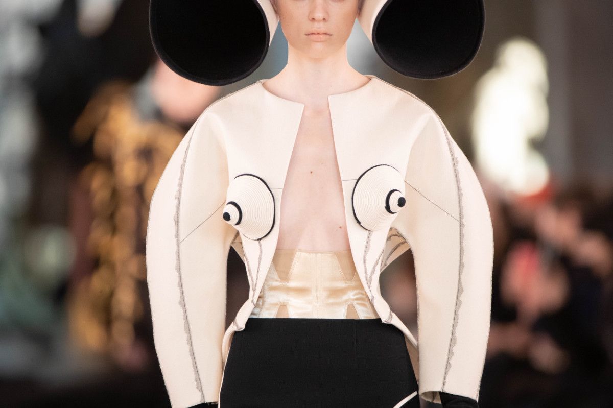 Schiaparelli Presents Its New Haute Couture Spring-Summer 2022 Collection: An Age Of Discipline