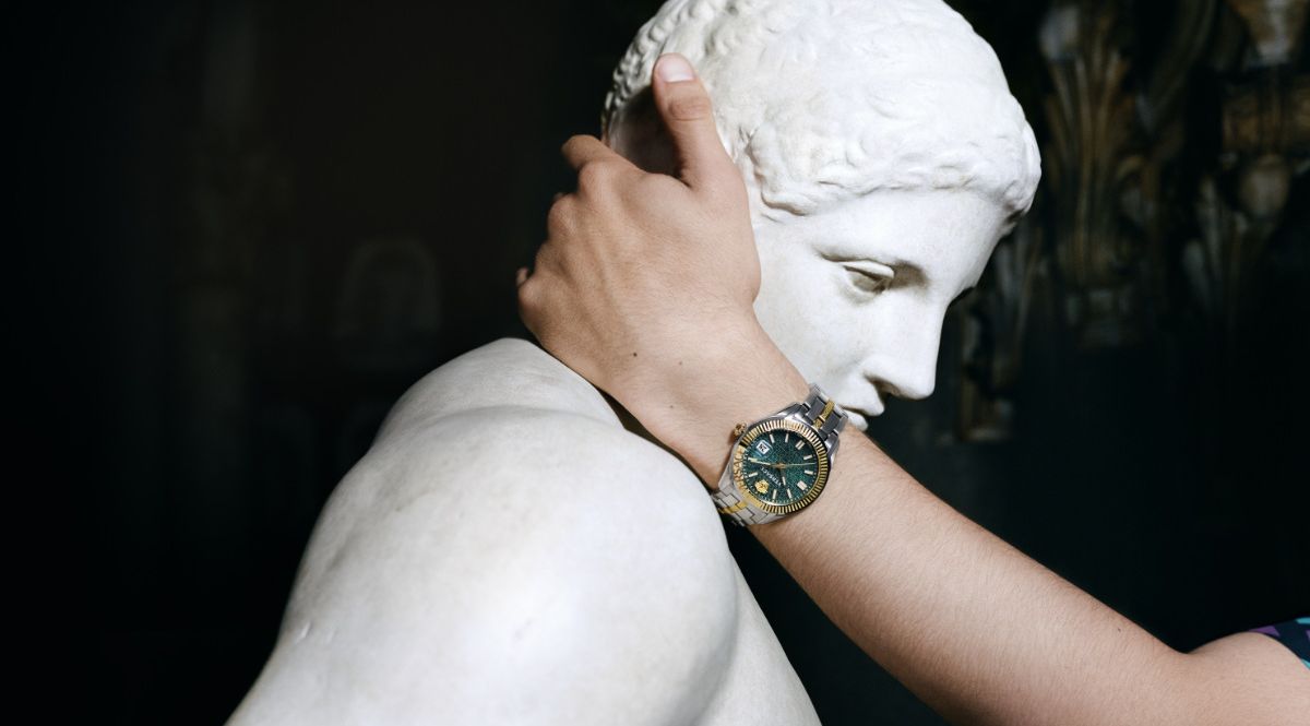 Versace Presents Its New Watches Campaign Fall-Winter 2022