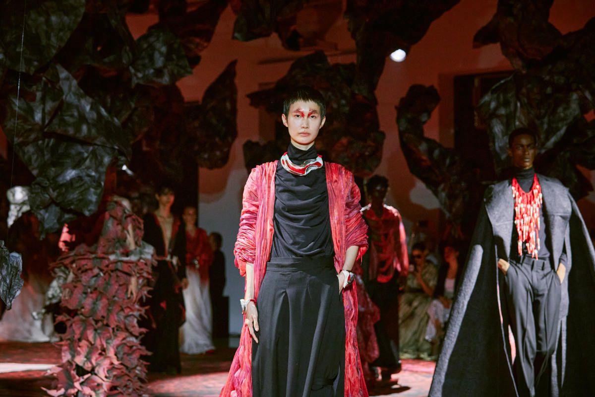 Yuima Nakazato Presents Its New Haute Couture Autumn/Winter 2023-24 Collection: Magma