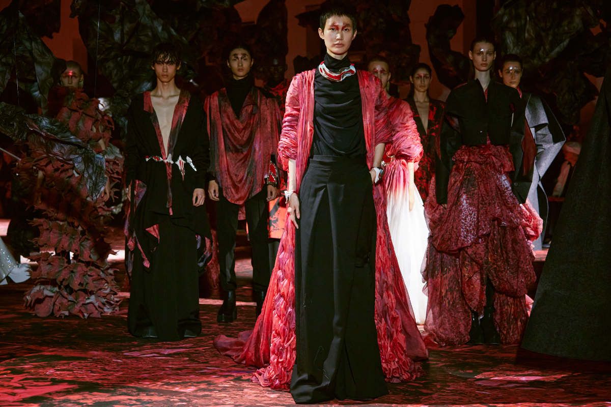 Yuima Nakazato Presents Its New Haute Couture Autumn/Winter 2023-24 Collection: Magma