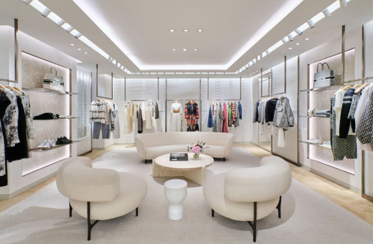 Dior unveiled sumptuous Hanoï International Center Boutique - Luxferity ...