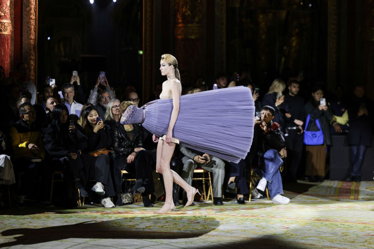 Viktor&Rolf: Viktor&Rolf Present Their New Haute Couture Spring/Summer ...