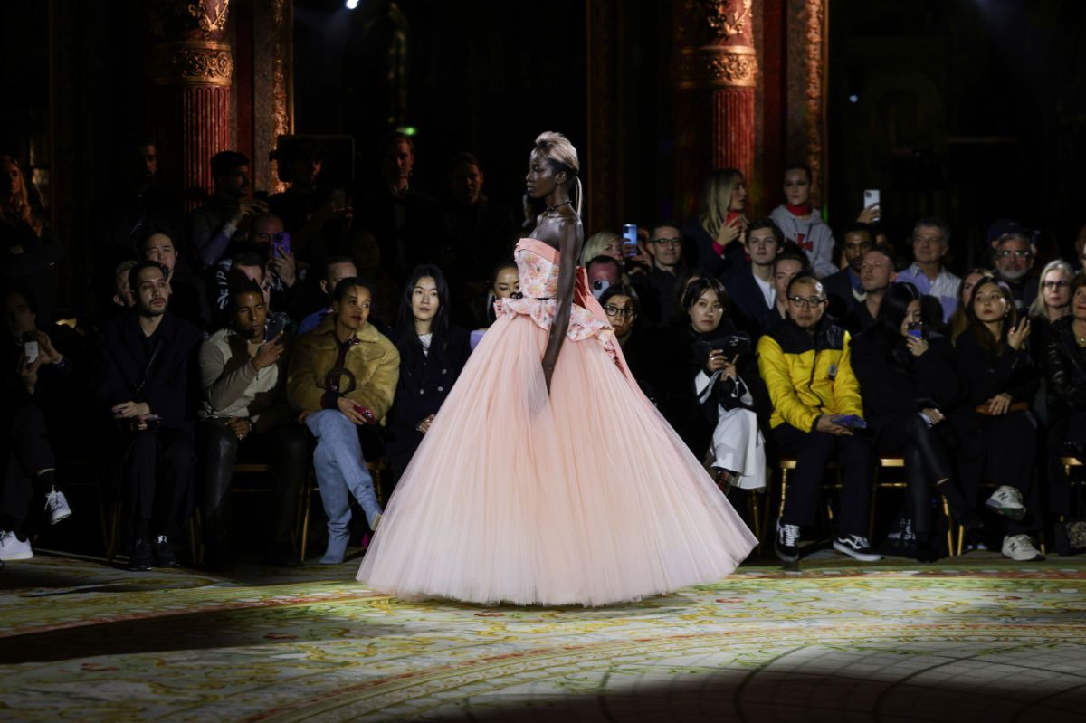 Viktor&Rolf: Viktor&Rolf Present Their New Haute Couture Spring/Summer ...