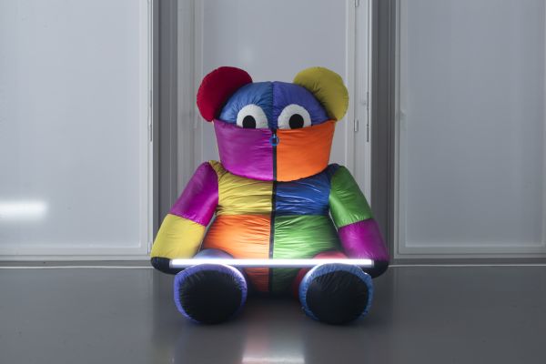 Vetsak And Aspesi Unveil First Fashion Furnishings Collaboration: "Transformation”