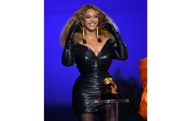 Beyoncé wore Custom Schiaparelli Haute Couture to the 63rd Grammy Awards
