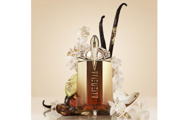 The New Intense Eau De Parfum By Mugler: Alien Goddess