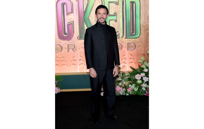 Jonathan Bailey Radiates In Loro Piana At The “Wicked: For Good!” Premiere In New York