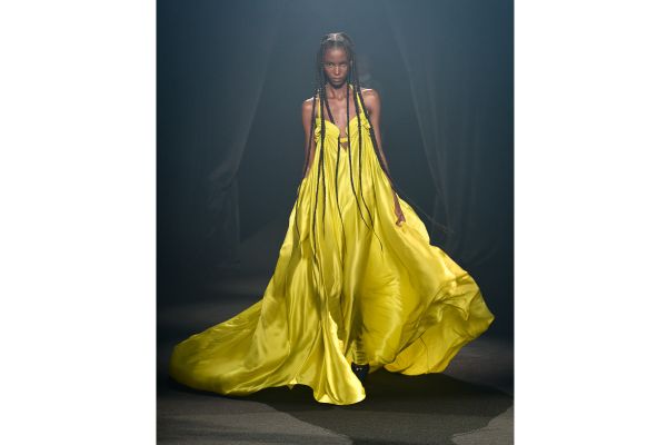 Love Brings Love Tribute Show Brings Together The World Of Fashion In Honor And Memory Of Alber Elbaz