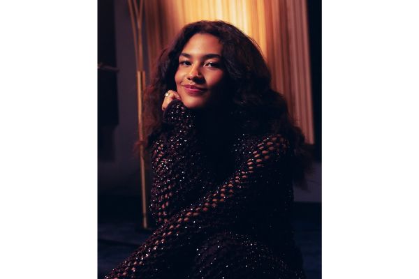 Olivia Dean Shines In Diotima At Spotify Live Room In Los Angeles