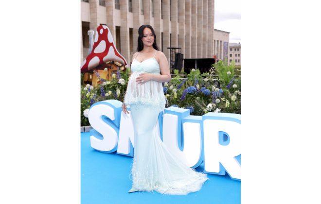 Rihanna In Chanel At The Smurfs World Premiere