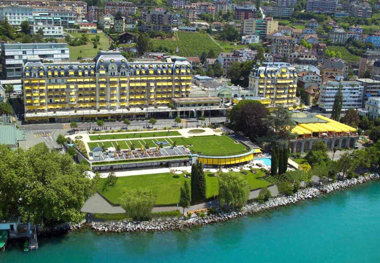 Das Fairmont Le Montreux Palace lanciert seine Sommerangebote, um die Wiedereröffnung zu feiern