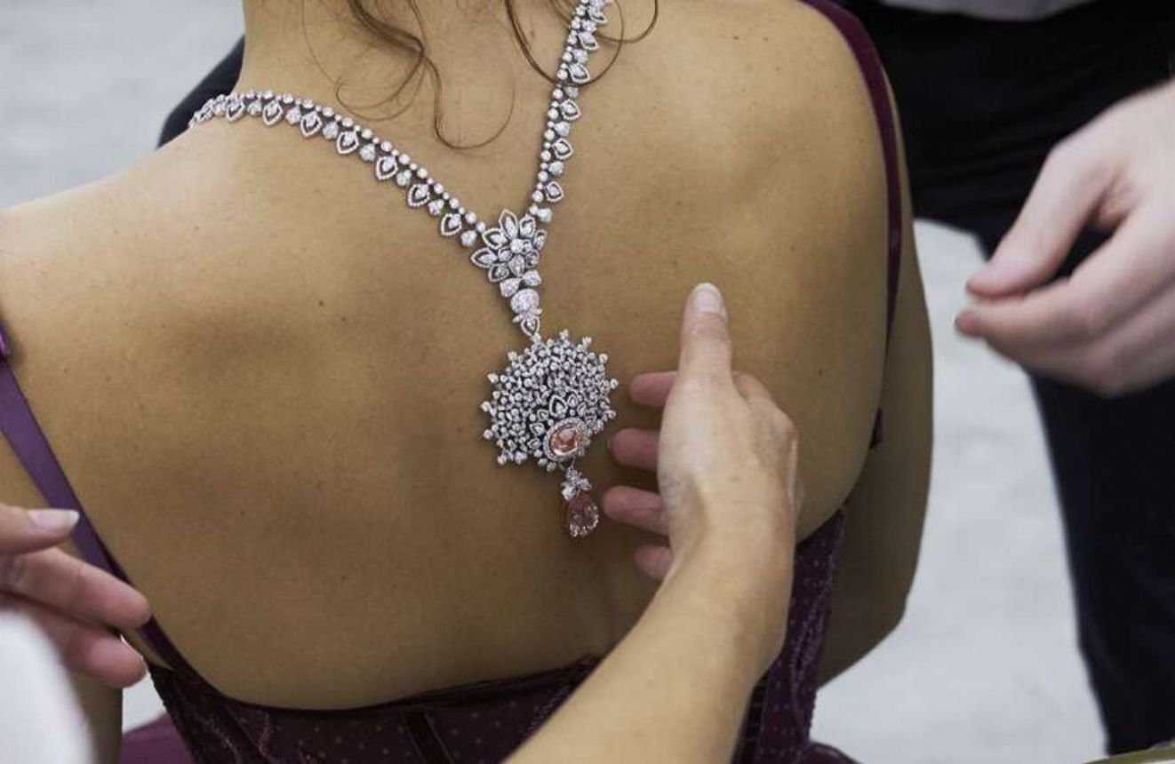 Chaumet Intime: a year of behind the scenes photographs at the high jewelry Maison