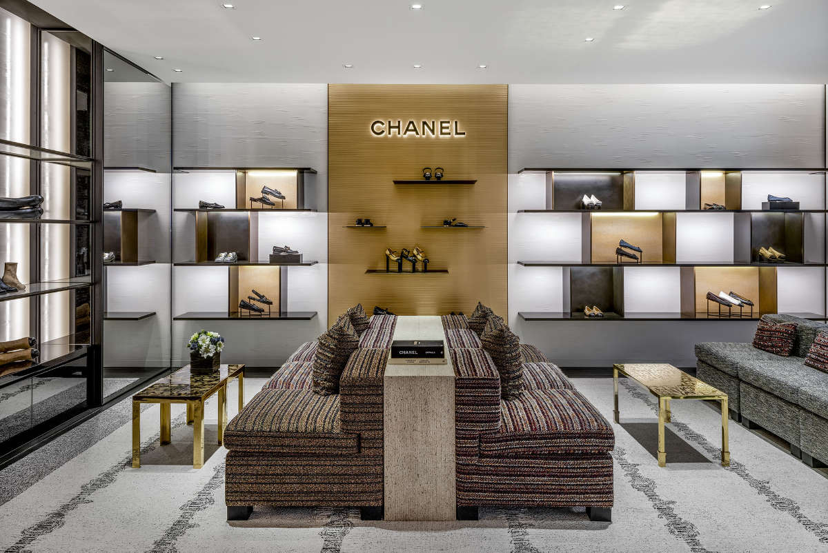 バイヤー厳選用品 CHANEL Luxferity - Zurich In Boutique Shoe New Its Opened 置物