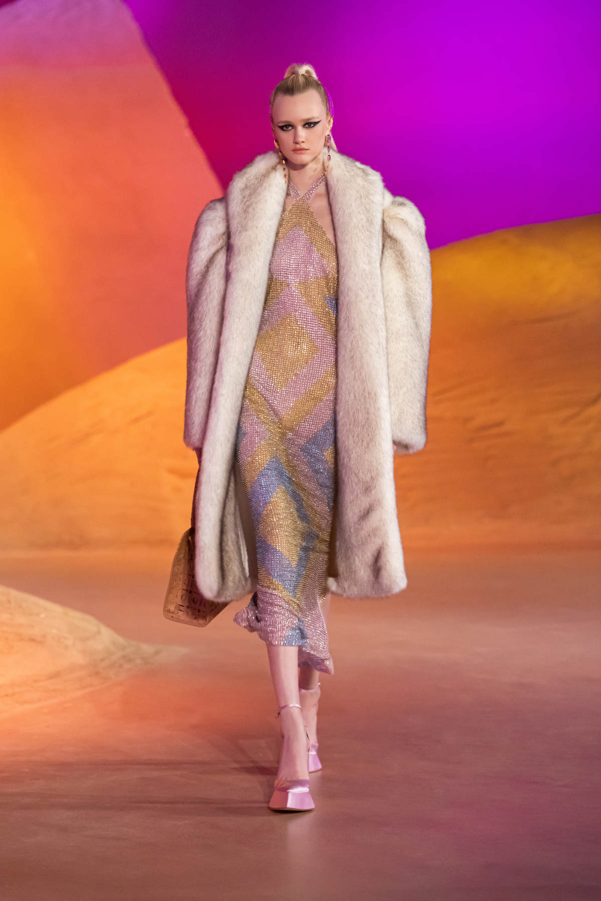 Georges Hobeika Presents Its New Ready To Wear Fall / Winter 2023 Collection: A Martian Breeze