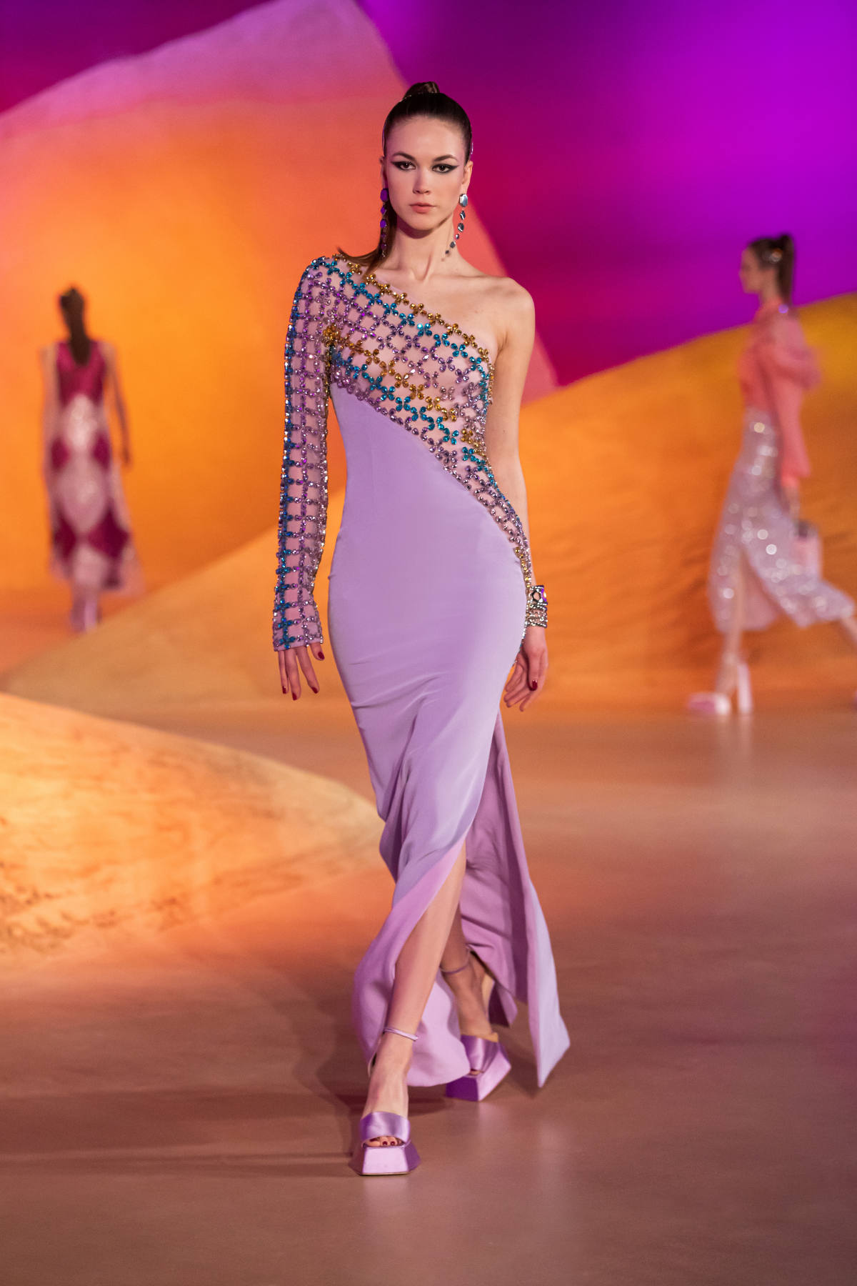 Georges Hobeika Presents Its New Ready To Wear Fall / Winter 2023 Collection: A Martian Breeze