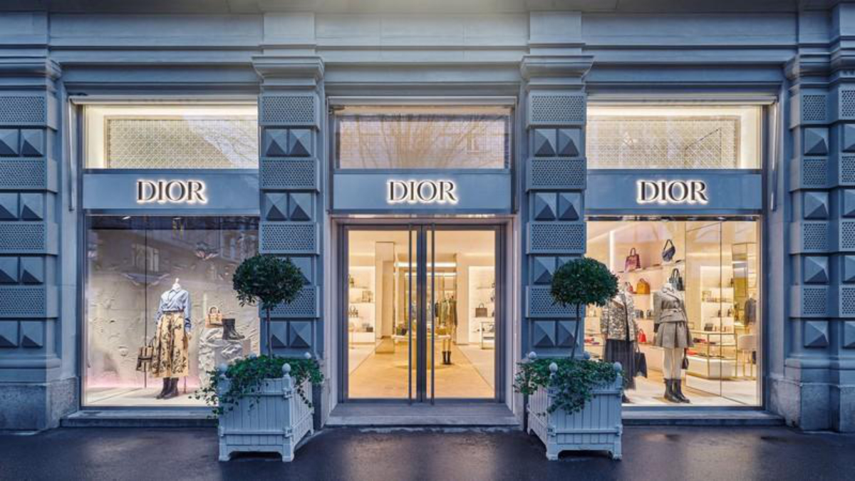 Dior boutique completed its metamorphosis and reopened its doors in ...