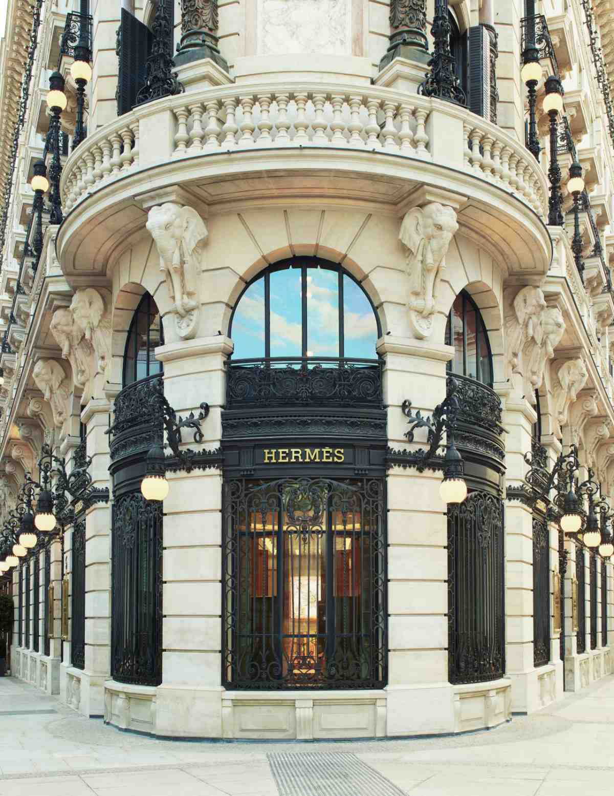 Locally-Made Luxury Stores : Hermes Opened