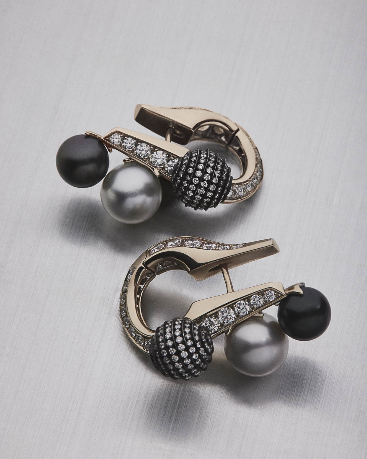 Repossi Limited Edition No.7 “Sphere Earring” Unveiled