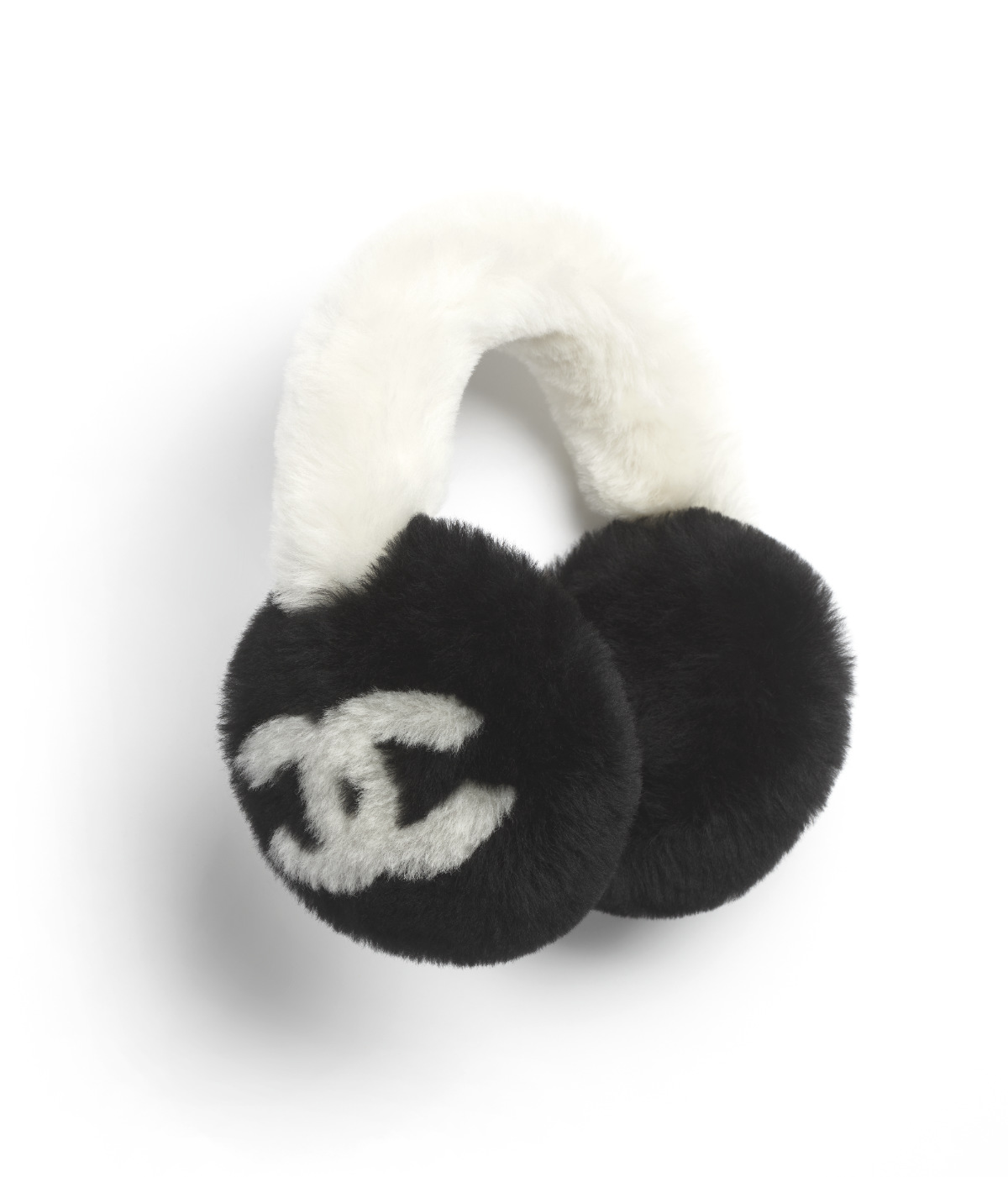 CHANEL Returns To Gstaad: A Winter Residency Of Alpine Elegance And Couture Luxury