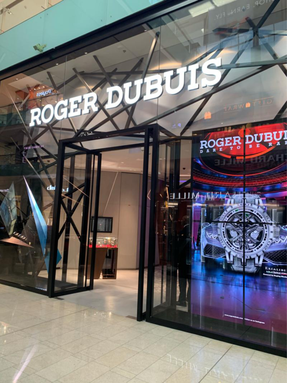 New Roger Dubuis boutique in Dubaï