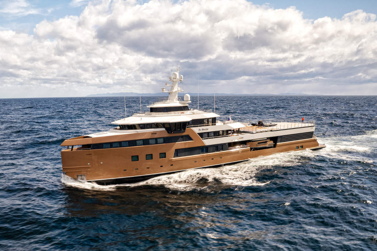 Get Ready To Cruise The World With The 77 Meters Superyacht La Datcha