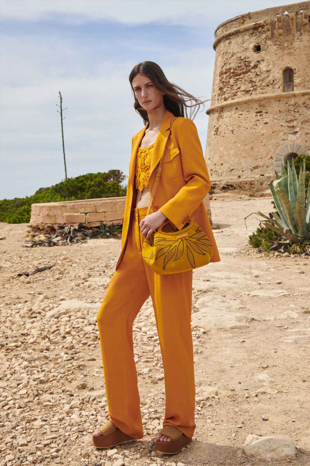 Alberta Ferretti Presents Its New Resort 23 Collection: In The Glaring Sun