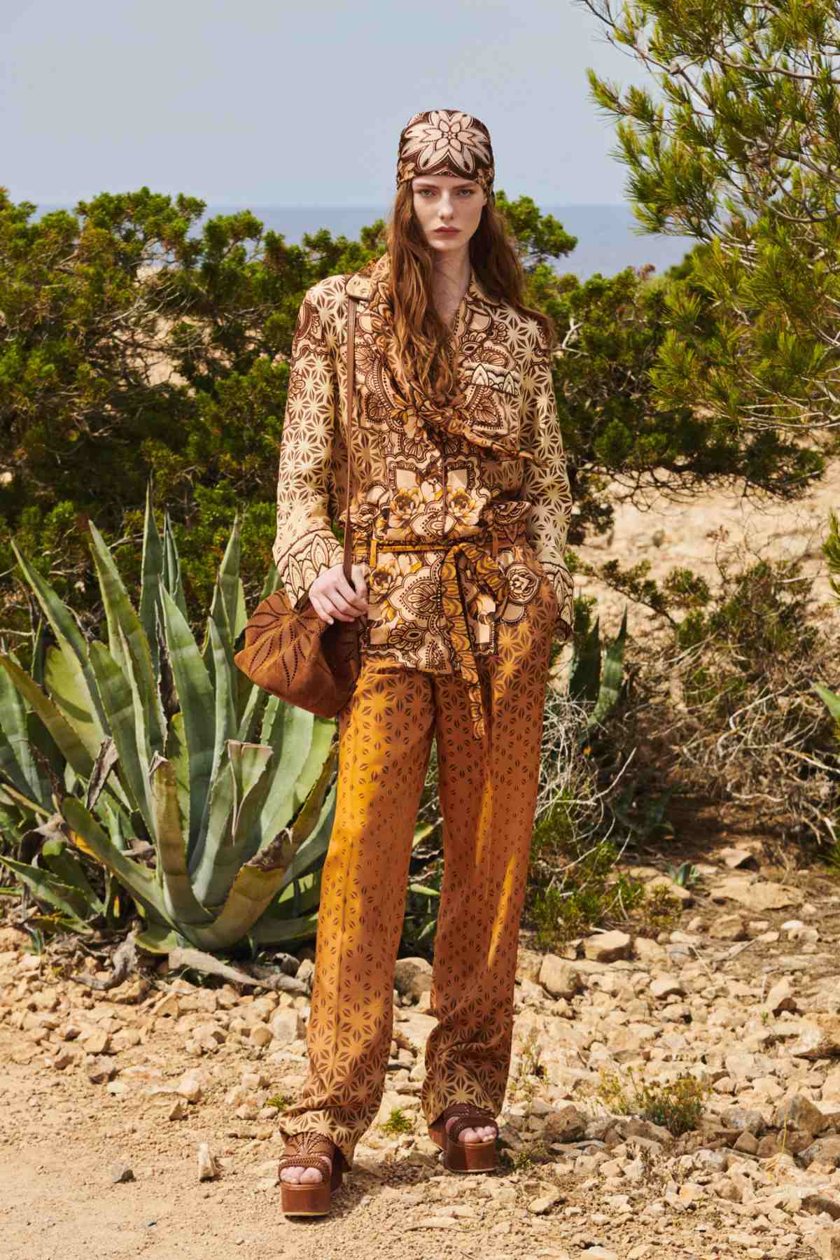 Alberta Ferretti Presents Its New Resort 23 Collection: In The Glaring Sun