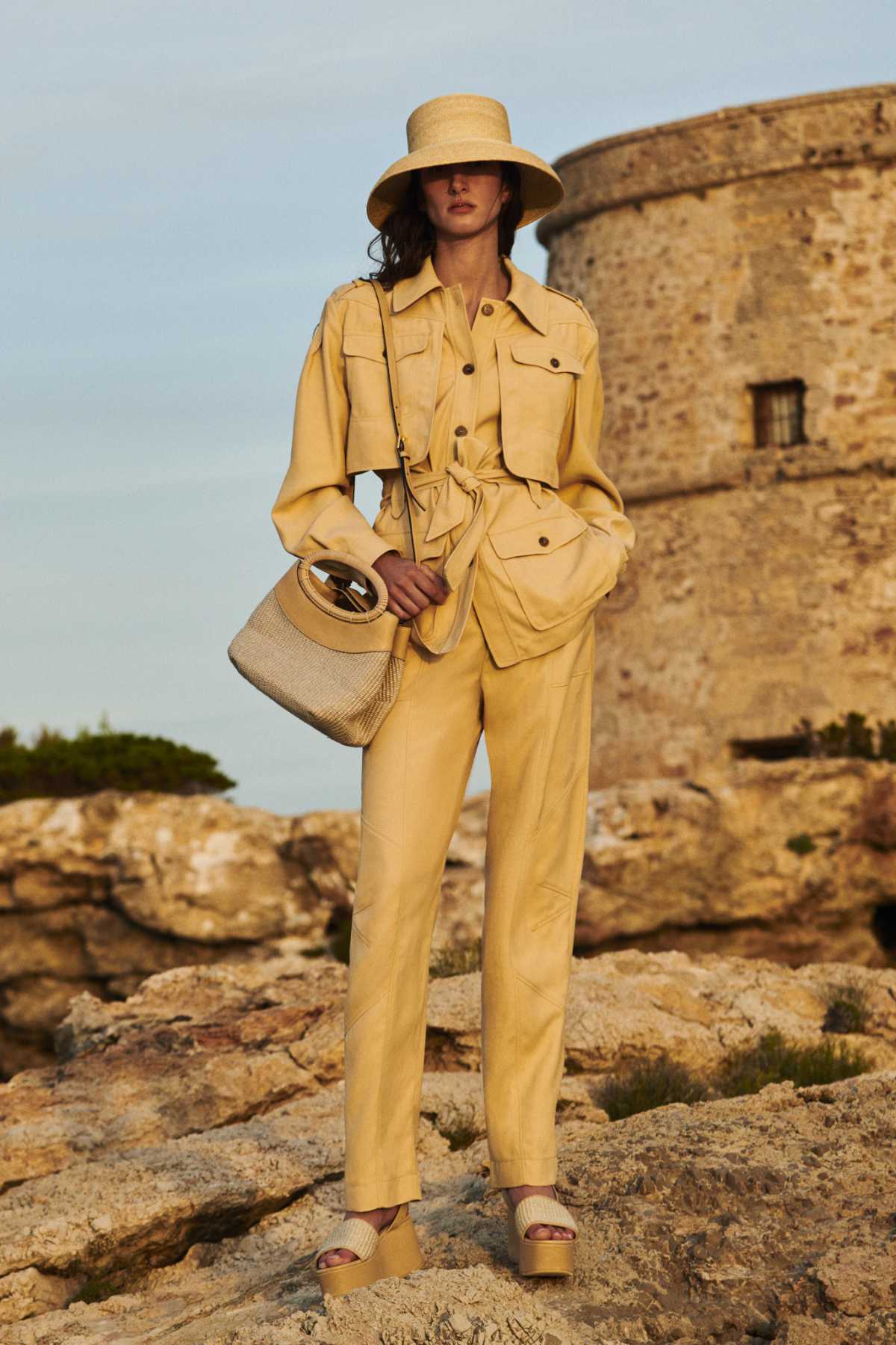 Alberta Ferretti Presents Its New Resort 23 Collection: In The Glaring Sun