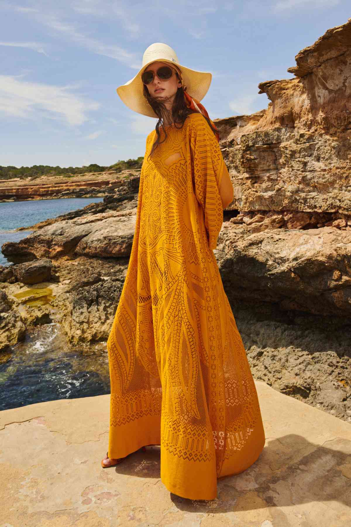 Alberta Ferretti Presents Its New Resort 23 Collection: In The Glaring Sun