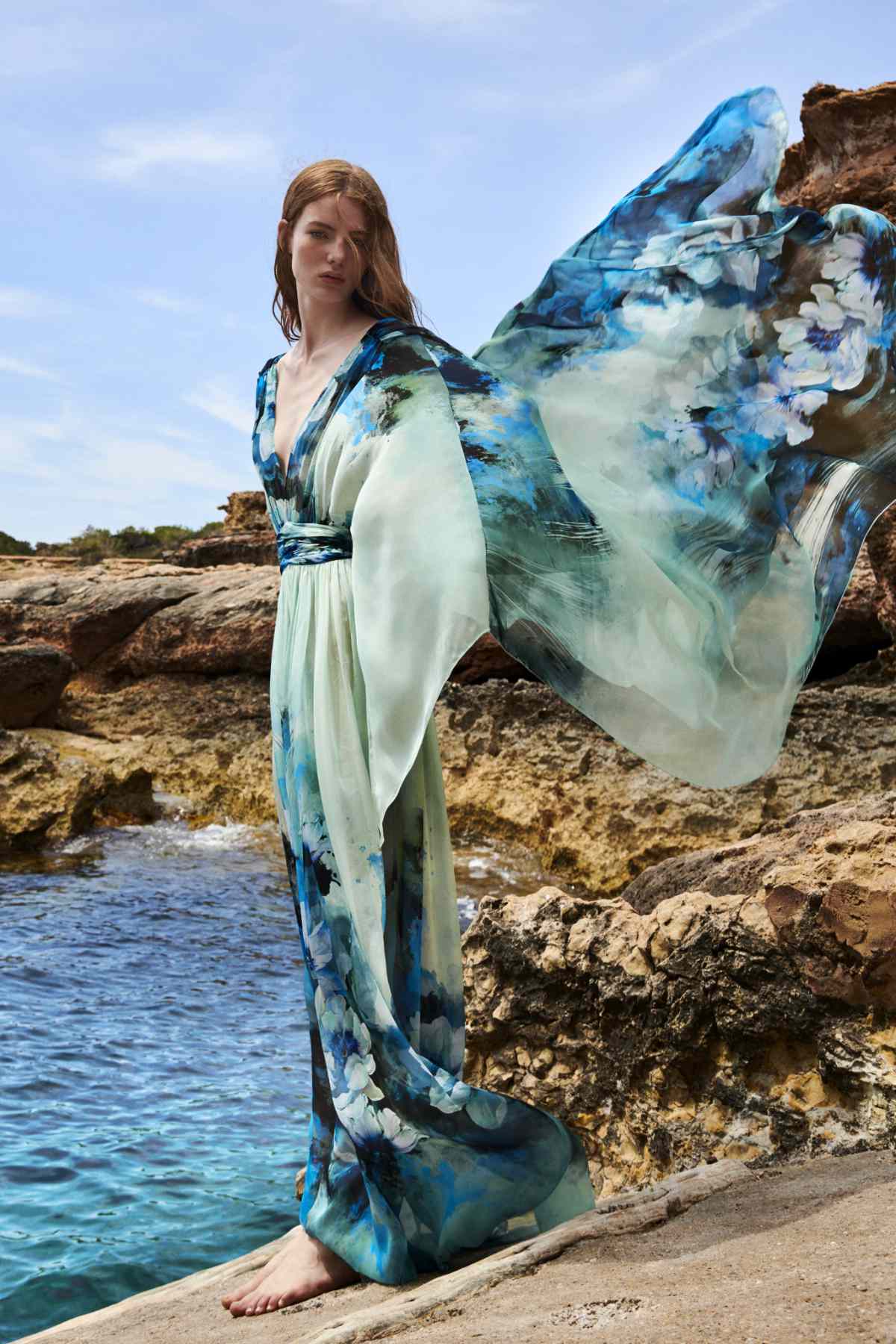 Alberta Ferretti Presents Its New Resort 23 Collection: In The Glaring Sun