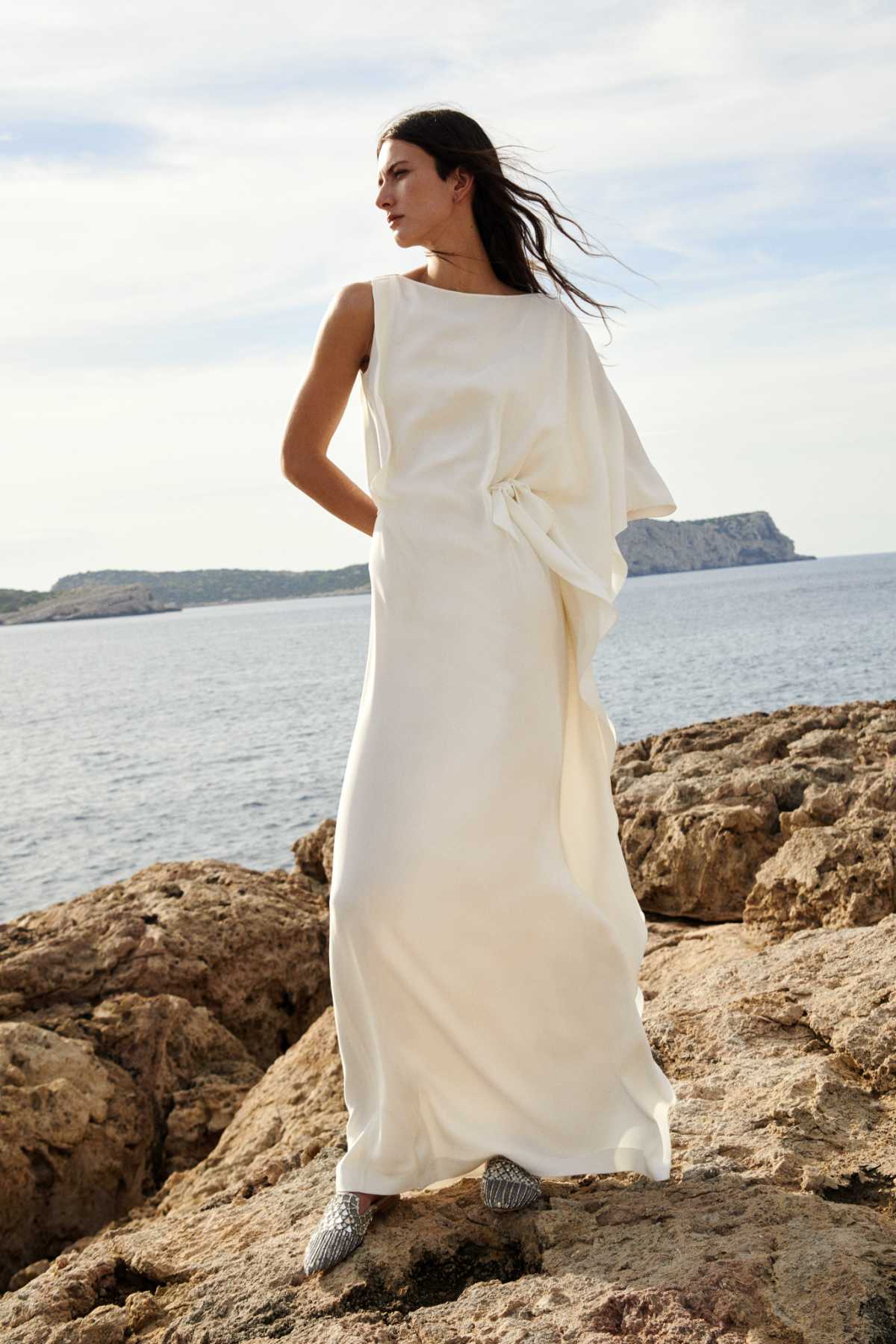 Alberta Ferretti Presents Its New Resort 23 Collection: In The Glaring Sun