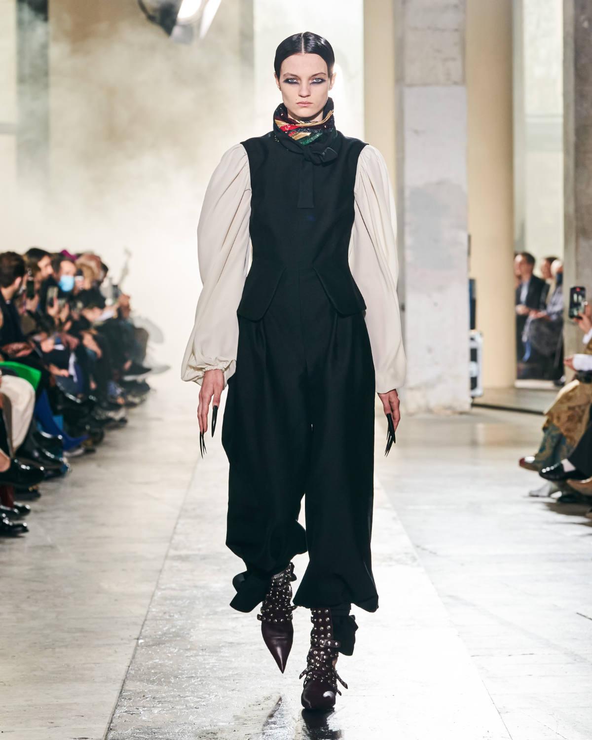 Rochas Presents Its New Autumn Winter 2022 Collection: Taking Flight