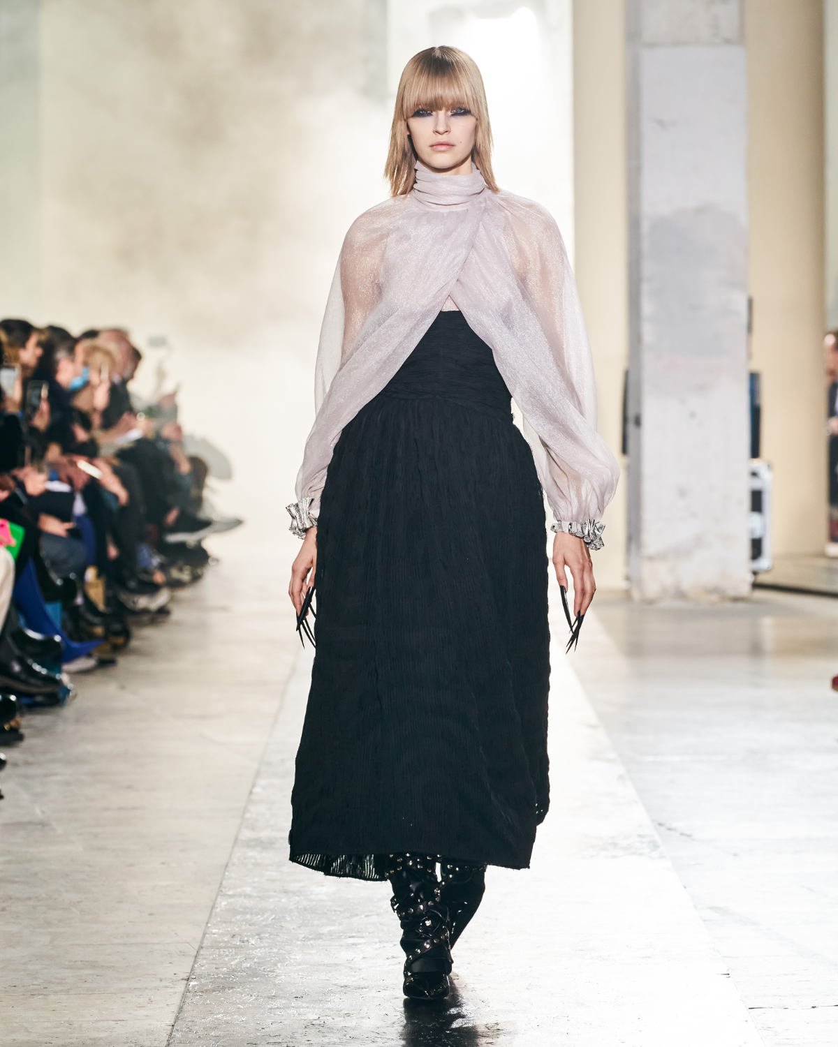 Rochas Presents Its New Autumn Winter 2022 Collection: Taking Flight