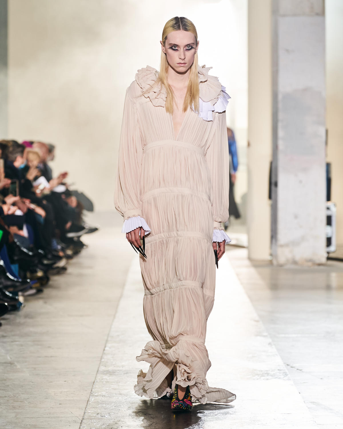 Rochas Presents Its New Autumn Winter 2022 Collection: Taking Flight