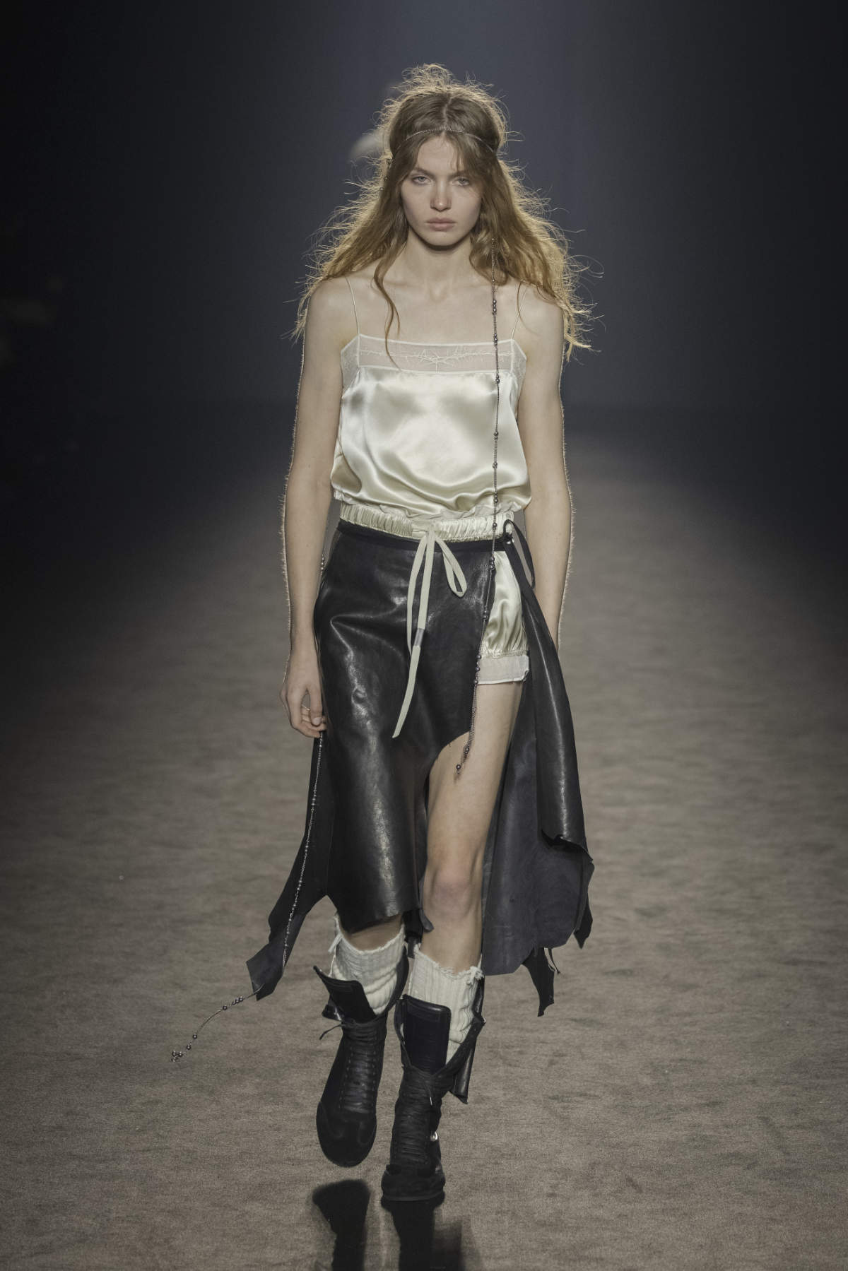 Ann Demeulemeester Presents Its New Fall/Winter 2024 Collection