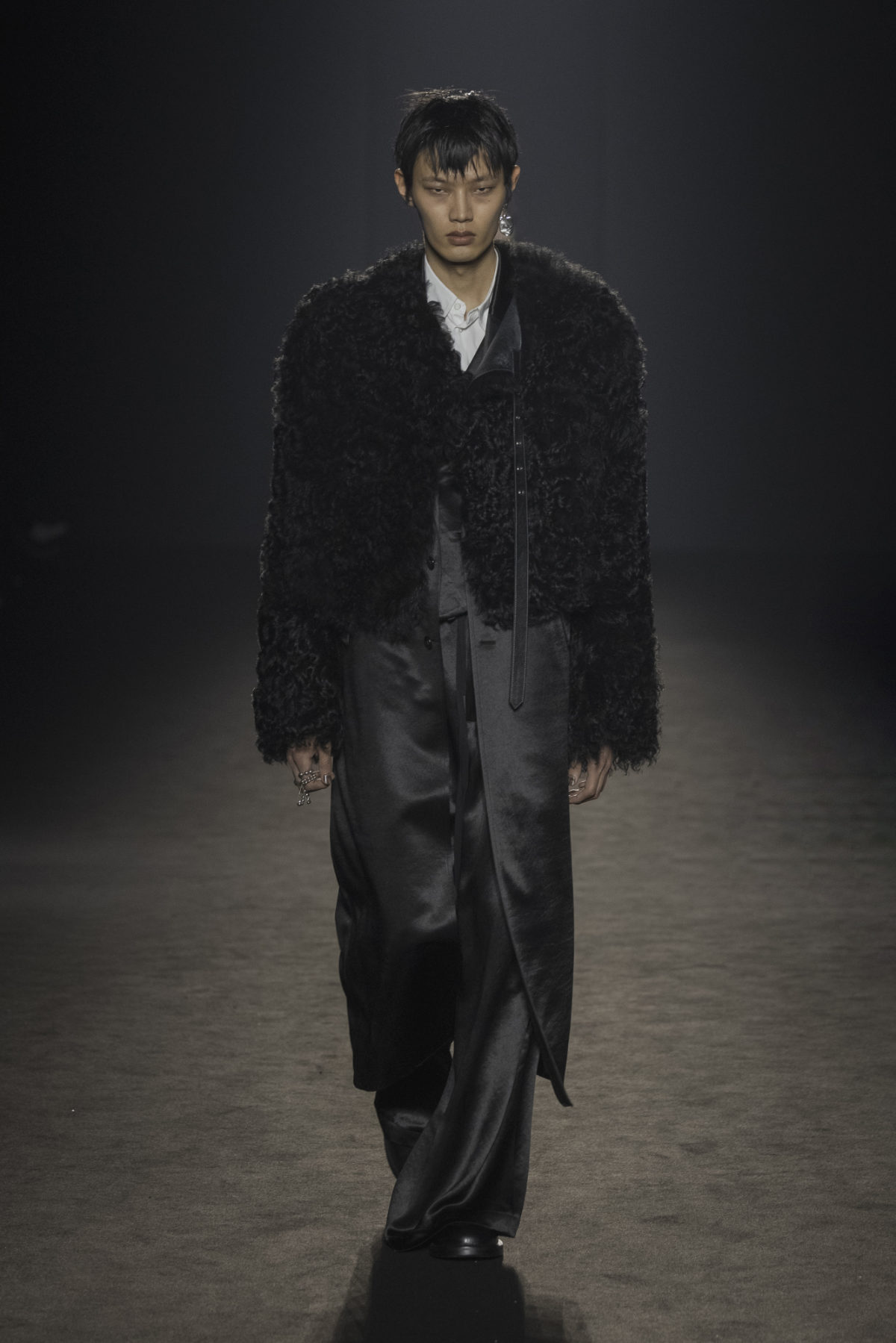 Ann Demeulemeester Presents Its New Fall/Winter 2024 Collection