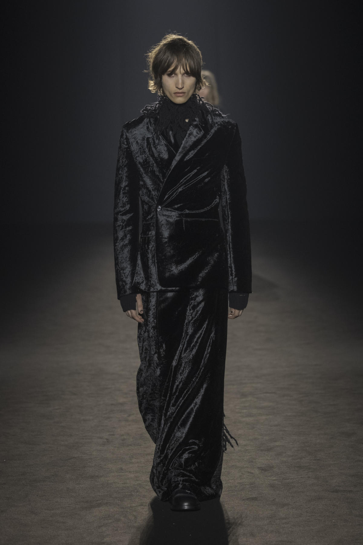 Ann Demeulemeester Presents Its New Fall/Winter 2024 Collection