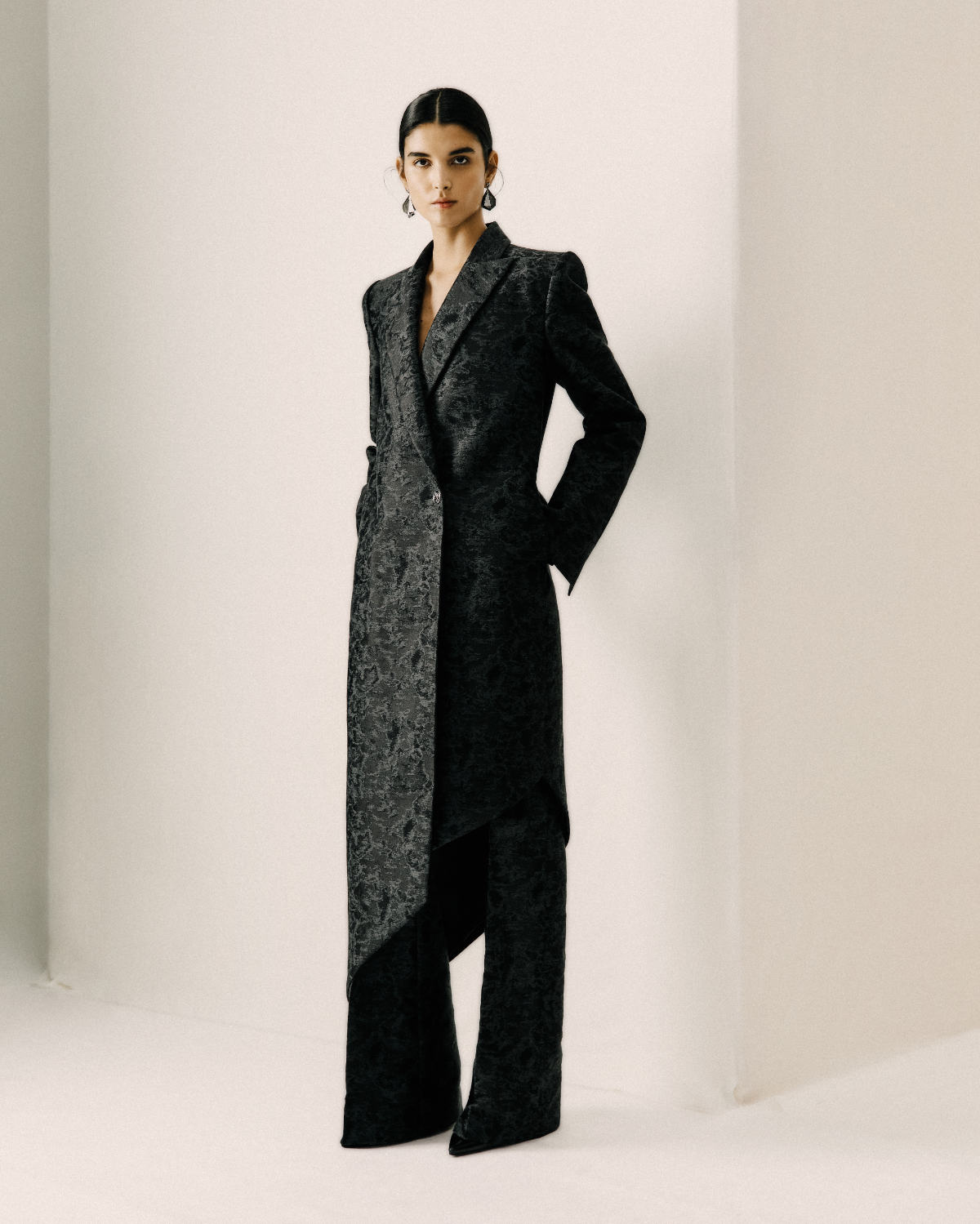 ArdAzAei Presents Its New Fall Winter 24/25 ‘Souvenirs’ Collection