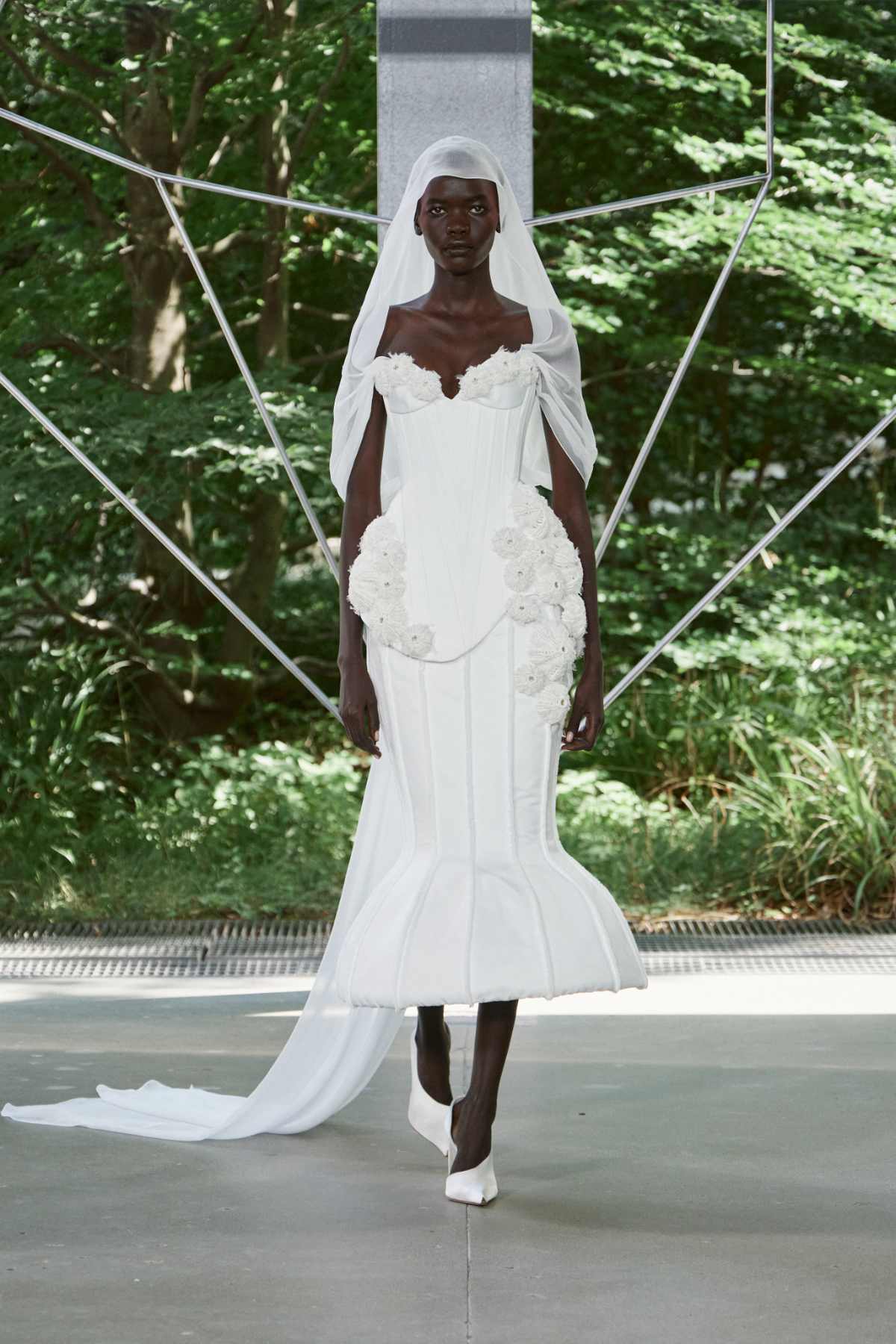 ArdAzAei Presents Its New Haute Couture Fall Winter 2025-25 Collection: The Folded Sea
