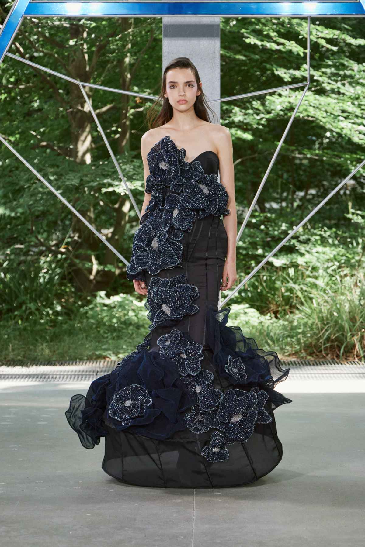 ArdAzAei Presents Its New Haute Couture Fall Winter 2025-25 Collection: The Folded Sea