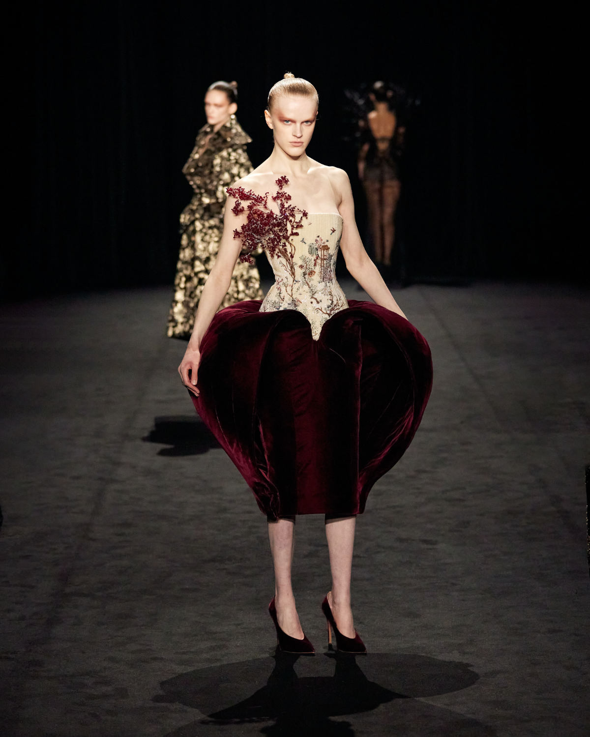 Ashi Studio Presents Its New Spring/Summer 2025 Couture Collection: Velvet Underground