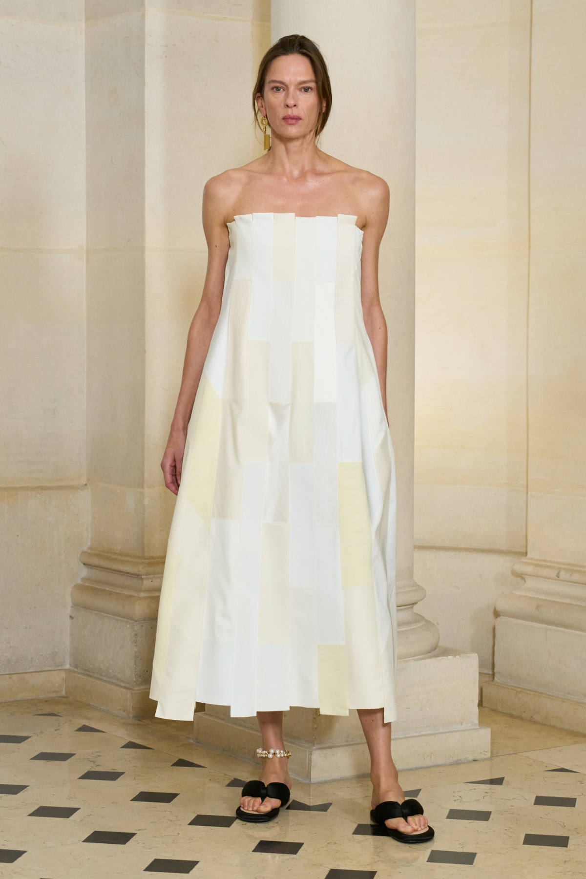 Carven Spring-Summer 2026 Collection: A Refined Silhouette Through Paris