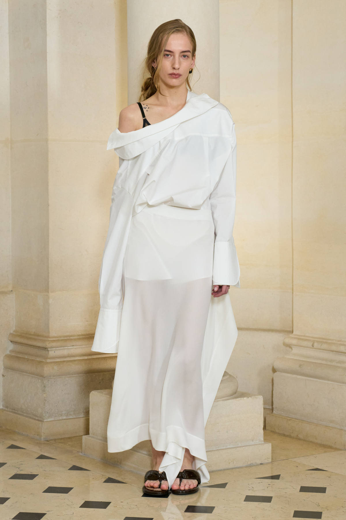 Carven Spring-Summer 2026 Collection: A Refined Silhouette Through Paris