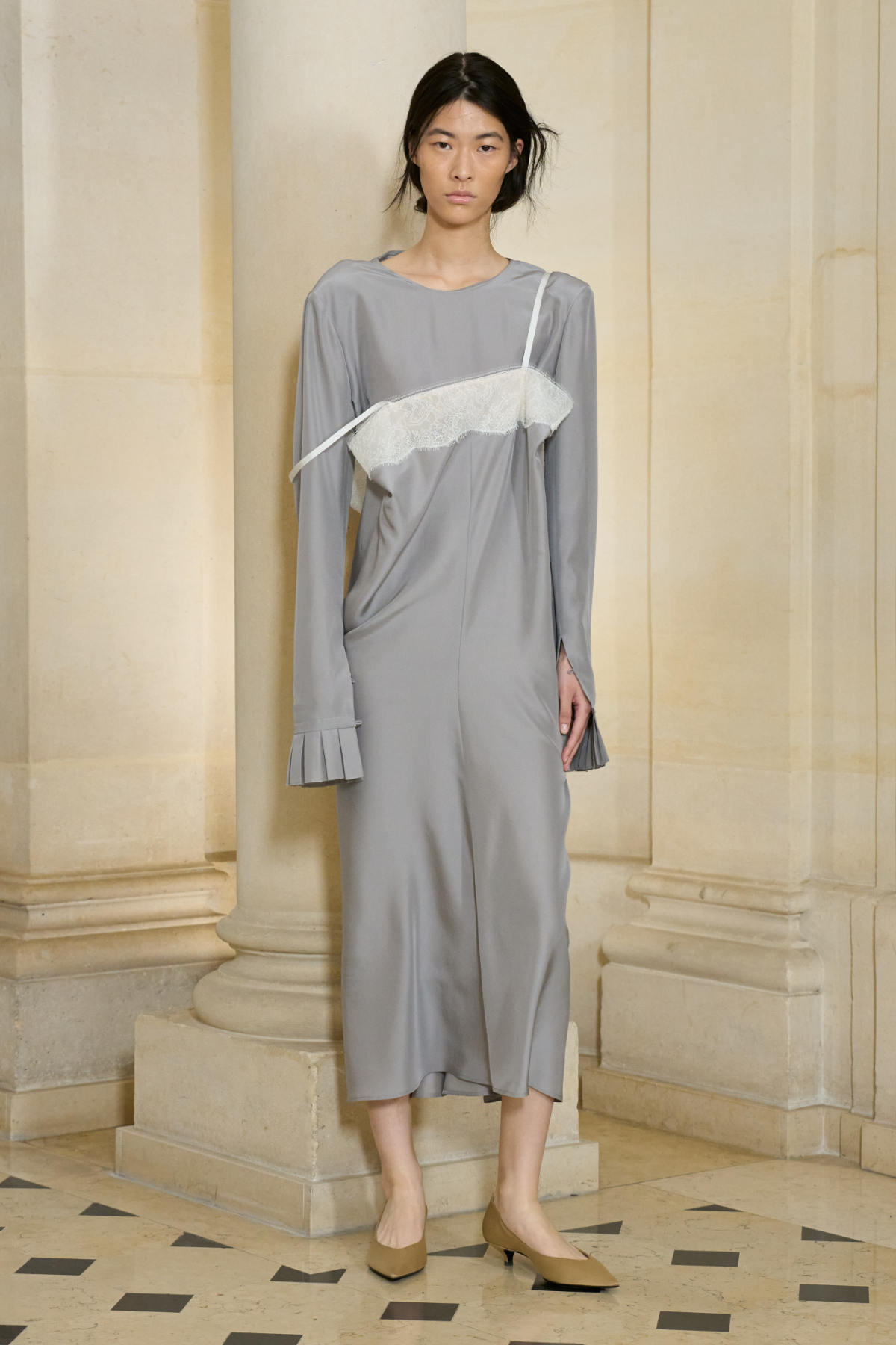 Carven Spring-Summer 2026 Collection: A Refined Silhouette Through Paris