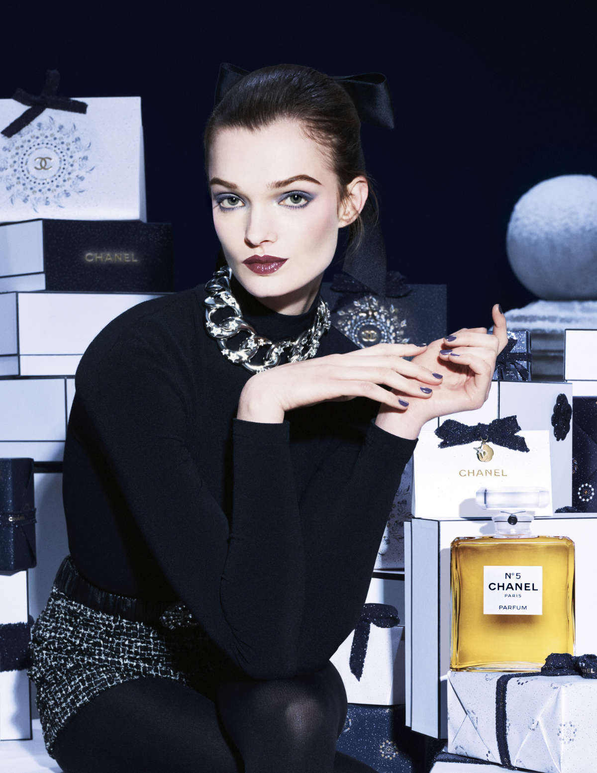 Chanel Holiday 2025: Enchanted Symbols Illuminate Fragrance Gifts