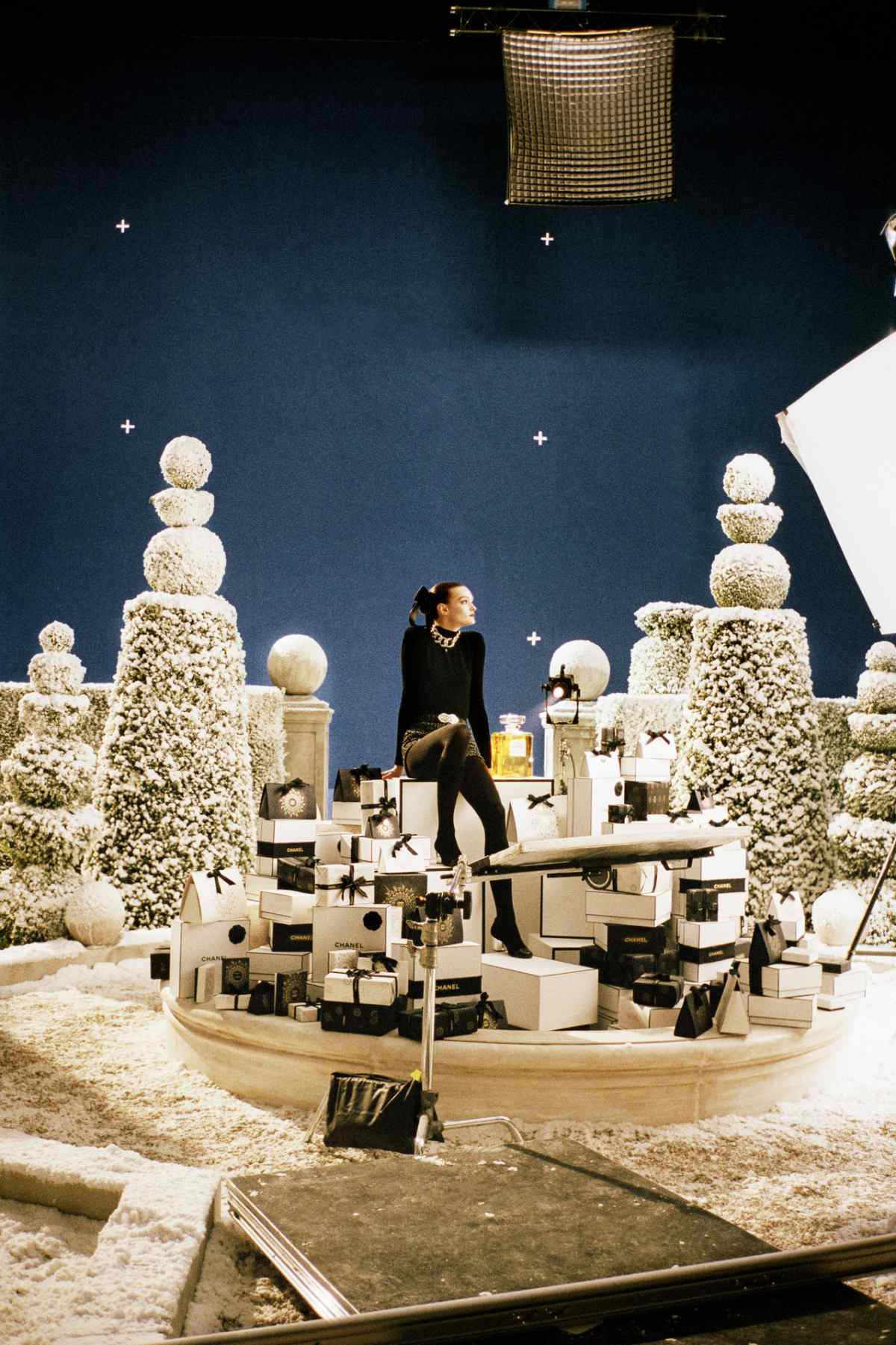 Chanel Holiday 2025: Enchanted Symbols Illuminate Fragrance Gifts